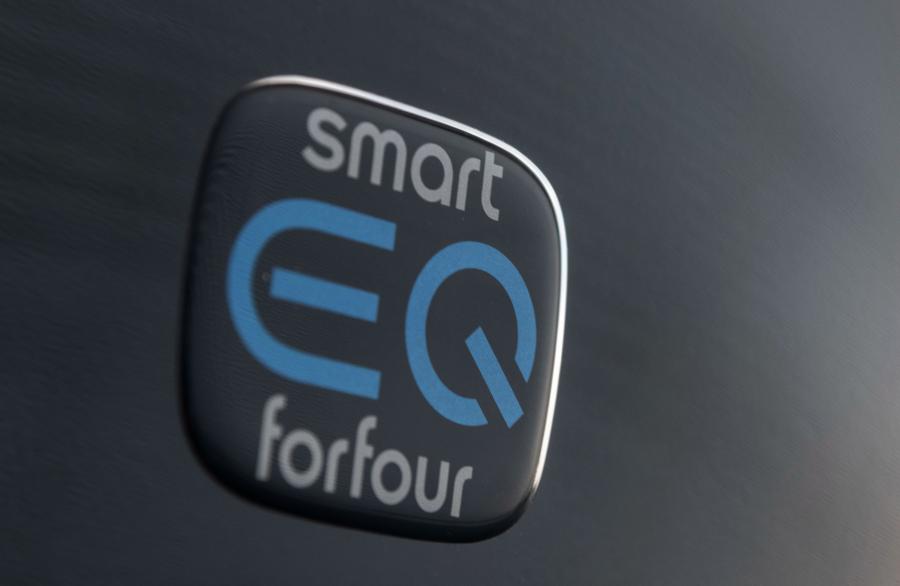 Логотип Smart EQ ForFour Prime (W453) 2018 года  (WW) (фото 2 из 16)